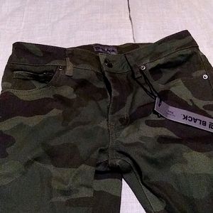 Camo skinny flex pants